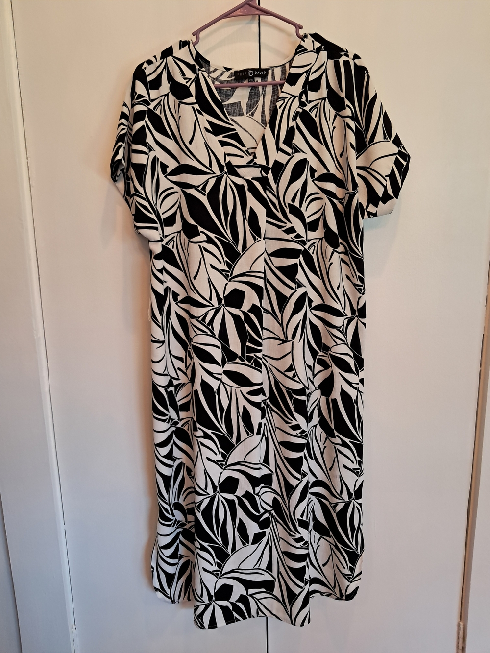 Fred David Black and White Leaf-Print Midi Dress